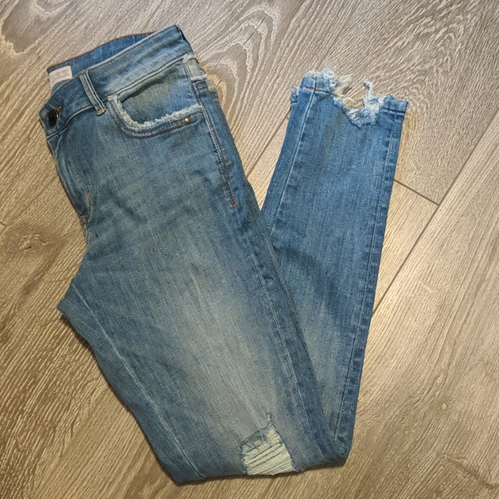 Zara | Mid Rise Raw Hem Skinny Jeans